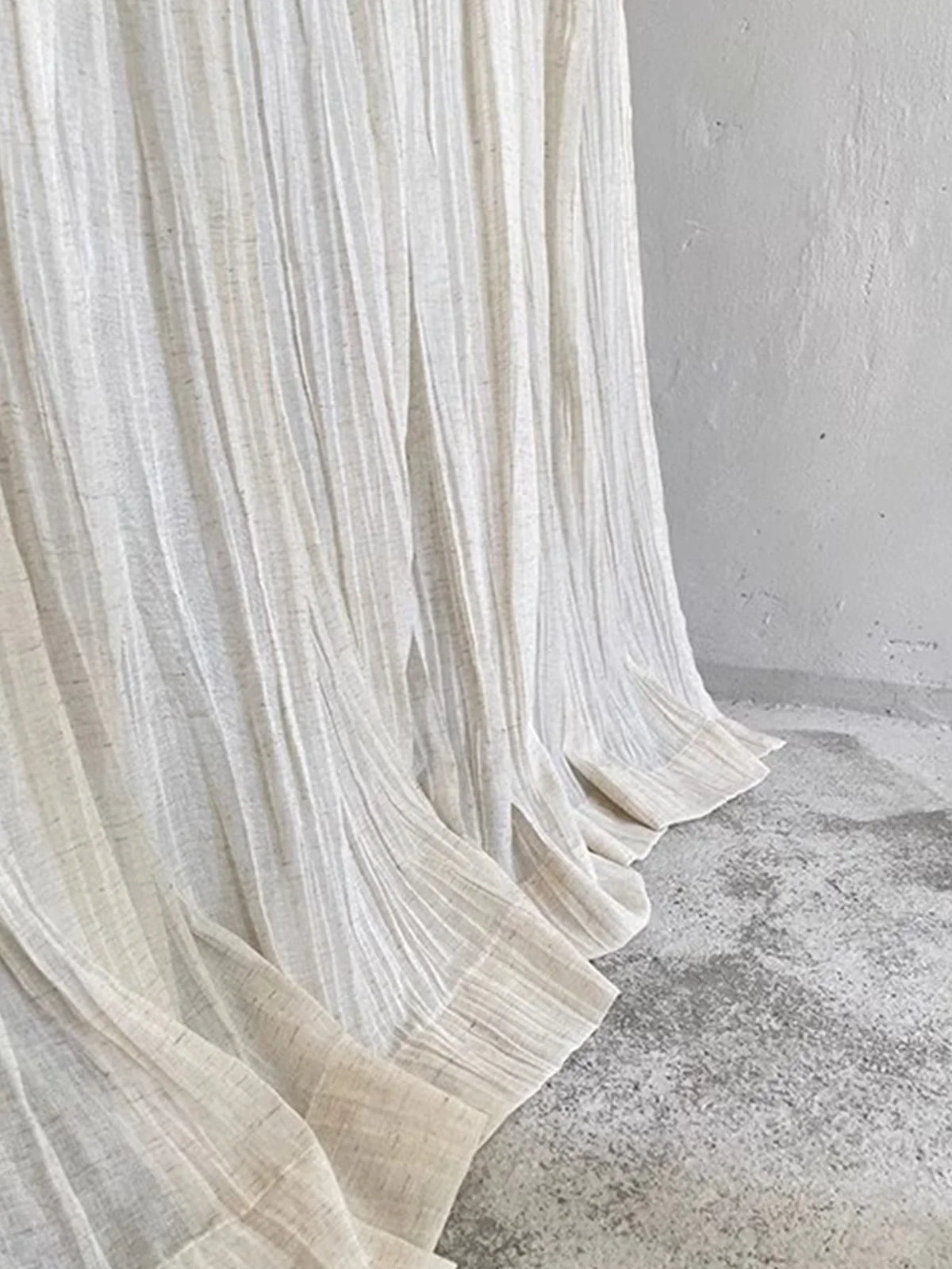 Wrinkled Linen Tab Top Curtain product photo 2