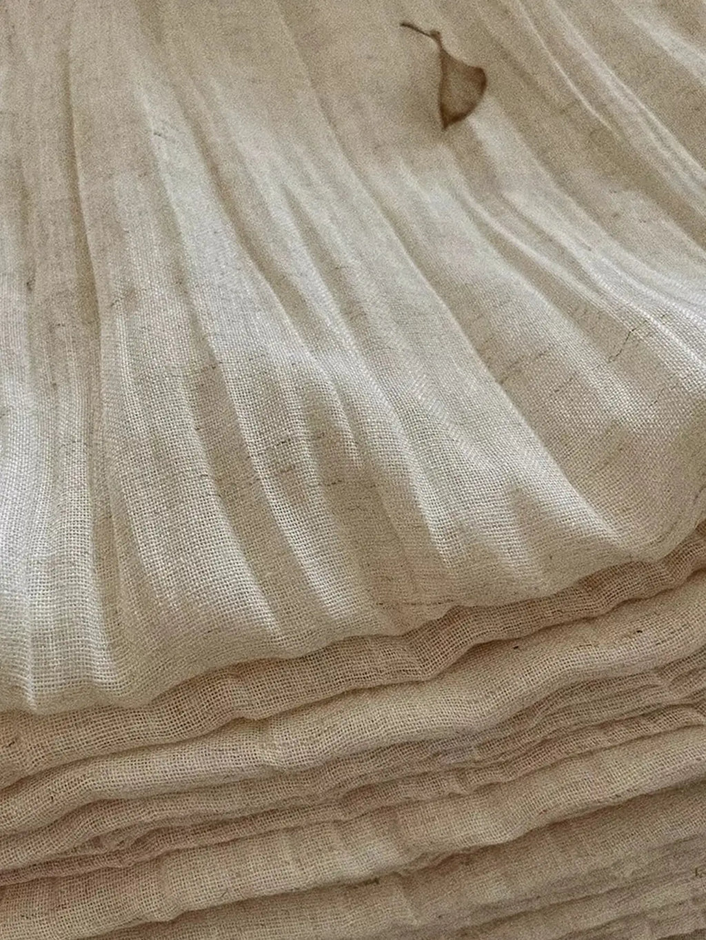Wrinkled Linen Tab Top Curtain product photo 4