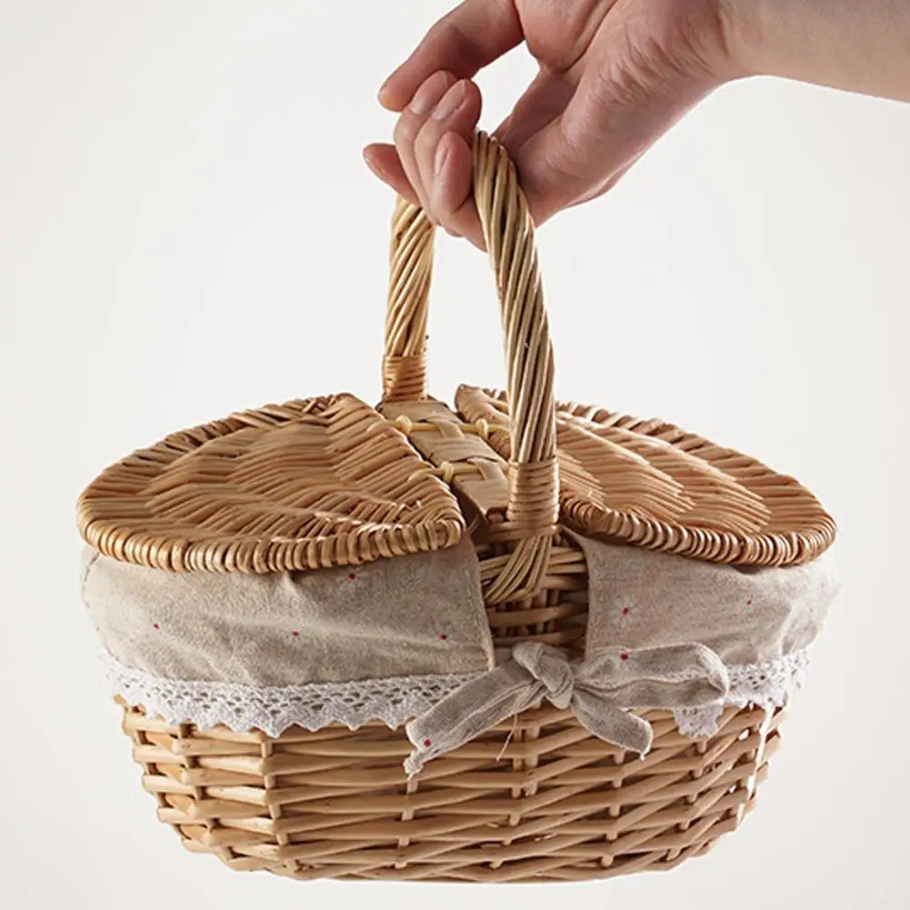 Rattan picnic basket with linen liner